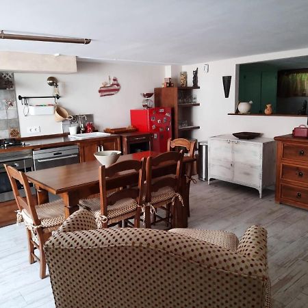 Un Apartamento Vacacional Con Detalles De Un Hogar Mairena del Aljarafe Exteriör bild