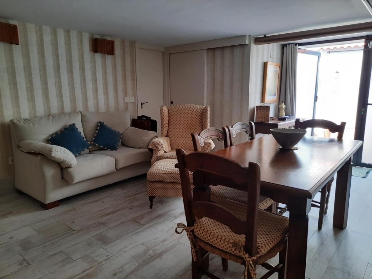 Un Apartamento Vacacional Con Detalles De Un Hogar Mairena del Aljarafe Exteriör bild