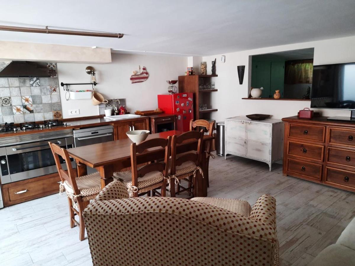 Un Apartamento Vacacional Con Detalles De Un Hogar Mairena del Aljarafe Exteriör bild