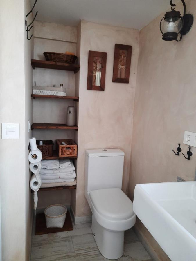 Un Apartamento Vacacional Con Detalles De Un Hogar Mairena del Aljarafe Exteriör bild